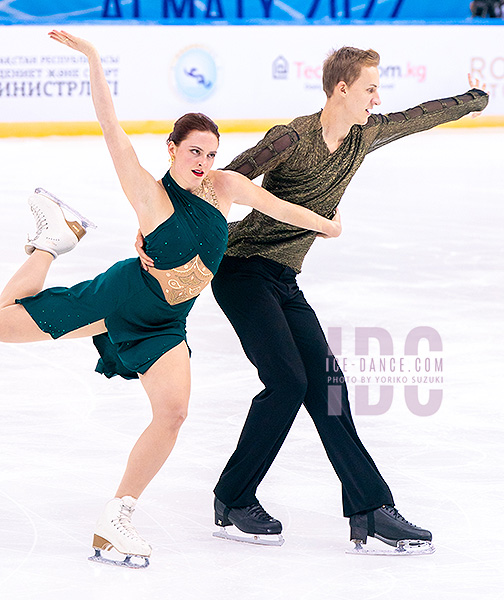 Adrienne Carhart & Oleksandr Kolosovskyi (AZE)