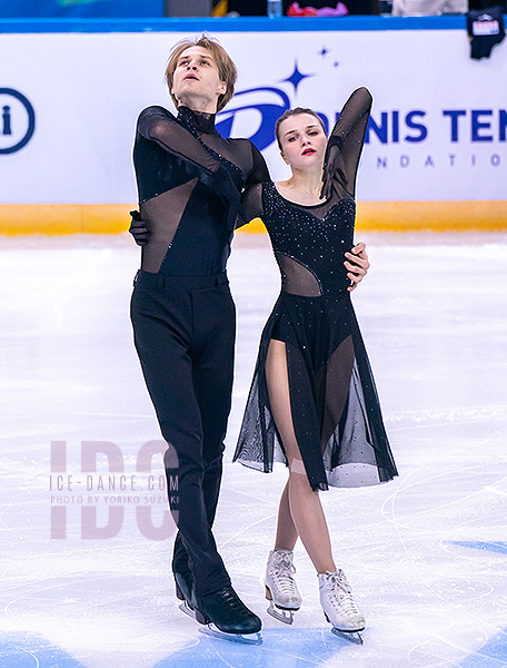 Viktoriia Azroian & Artur Gruzdev (ARM)