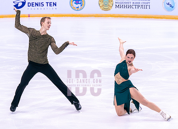 Adrienne Carhart & Oleksandr Kolosovskyi (AZE)