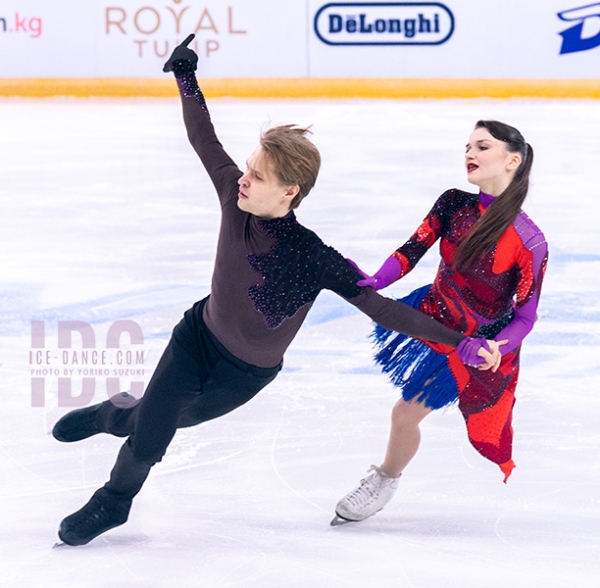 Viktoriia Azroian & Artur Gruzdev (ARM)