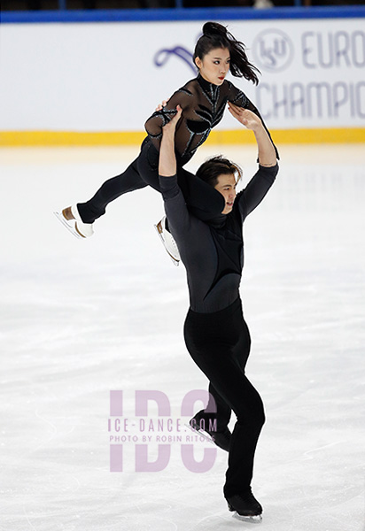 Shiyue Wang & Xinyu Liu (CHN)