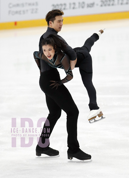 Shiyue Wang & Xinyu Liu (CHN)