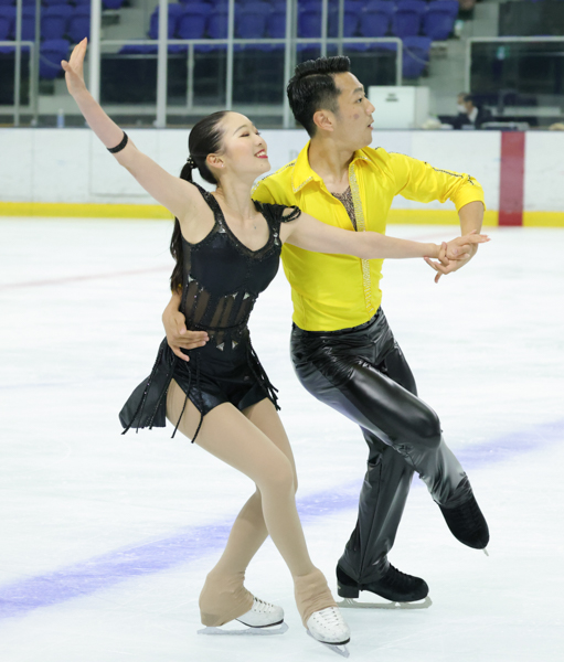 Akari Kinoshita & Takahiko Tamura