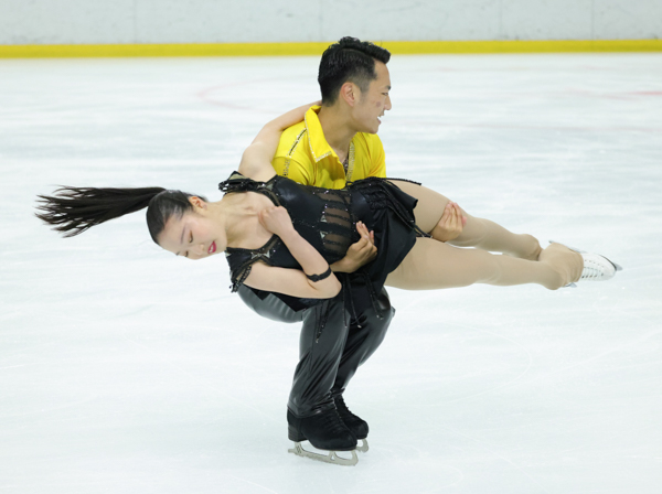 Akari Kinoshita & Takahiko Tamura