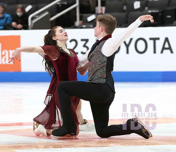 Emma L'Esperance & Mika Amdour