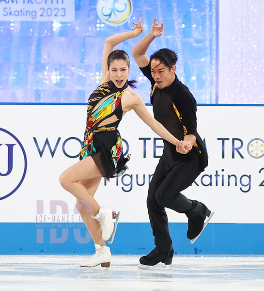 Kana Muramoto & Daisuke Takahashi (JPN)