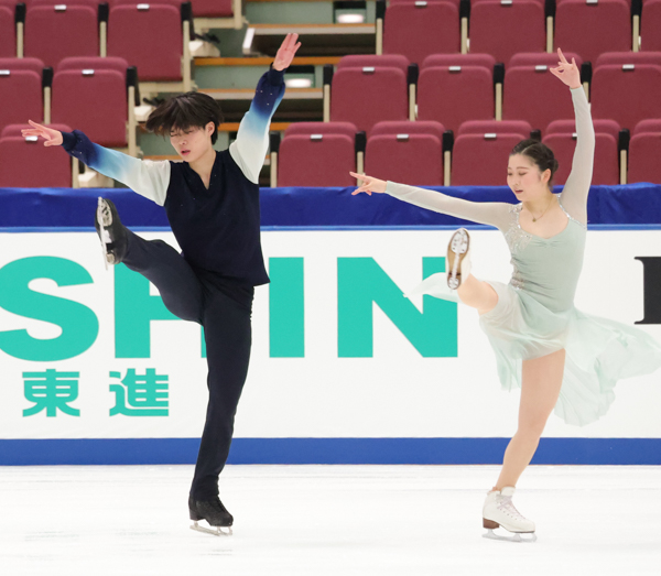 Azusa Tanaka & Shingo Nishiyama