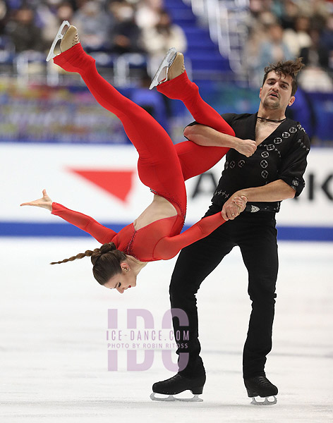 Marie-Jade Lauriault & Romain Le Gac (CAN)