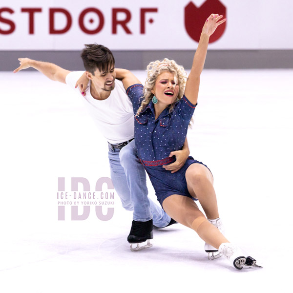 Molly Lanaghan & Dmitre Razgulajevs (CAN)