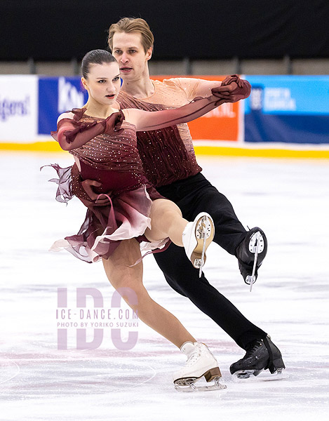 Viktoriia Azroian & Artur Gruzdev (ARM)