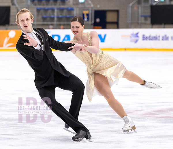 Adrienne Carhart & Oleksandr Kolosovskyi (AZE)