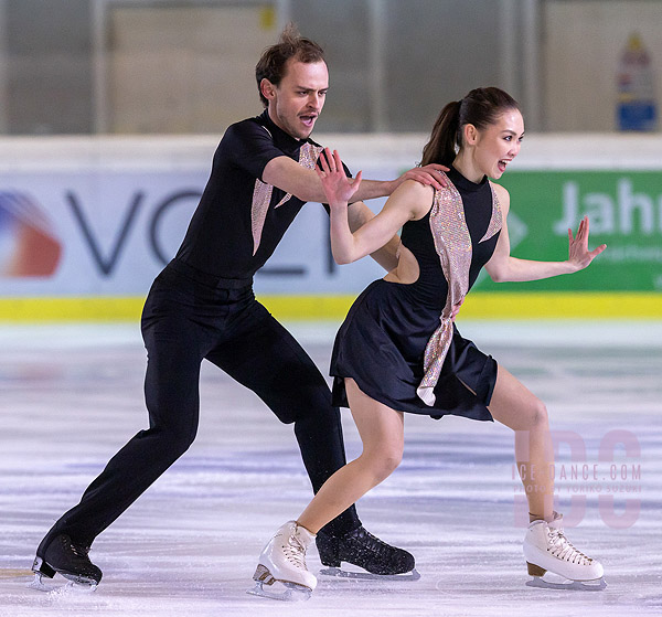 Gaukhar Nauryzova & Boyisangur Datiev (KAZ)