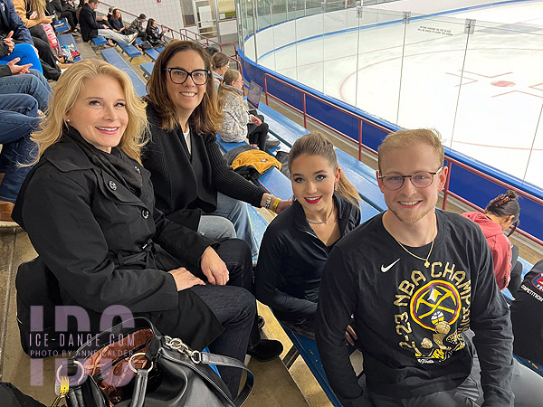 Klara Kowar & Thomas Schwappach with their moms