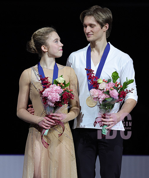 Gold - Leah Neset & Artem Markelov (USA)