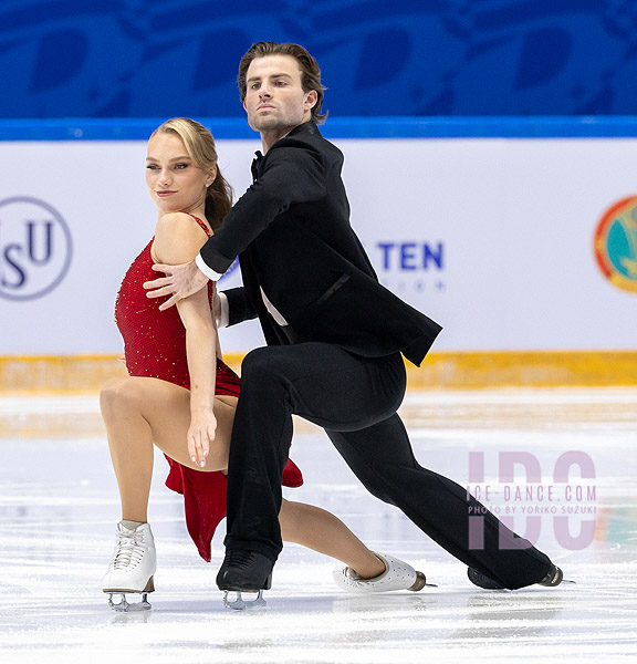 Phebe Bekker & James Hernandez (GBR)