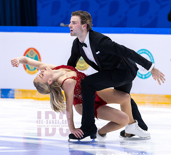 Phebe Bekker & James Hernandez (GBR)