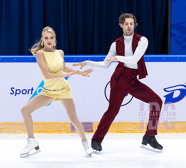 Phebe Bekker & James Hernandez (GBR)