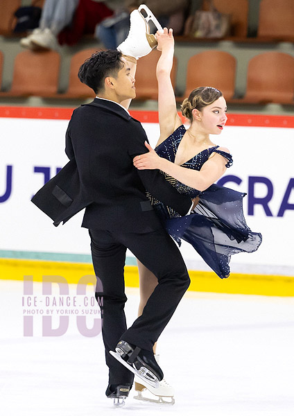 Aurea Cincon-Debout & Earl Jesse Celestino  (CAN)