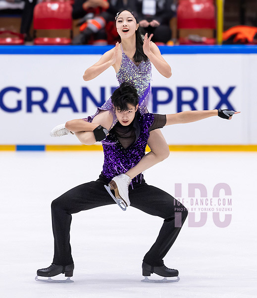 Xinyi Yu & Tianyi Liu (CHN)