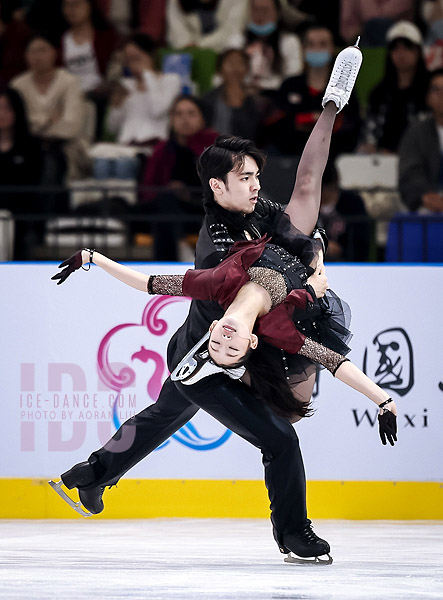 Sara Kishimoto & Atsuhiko Tamura (JPN)