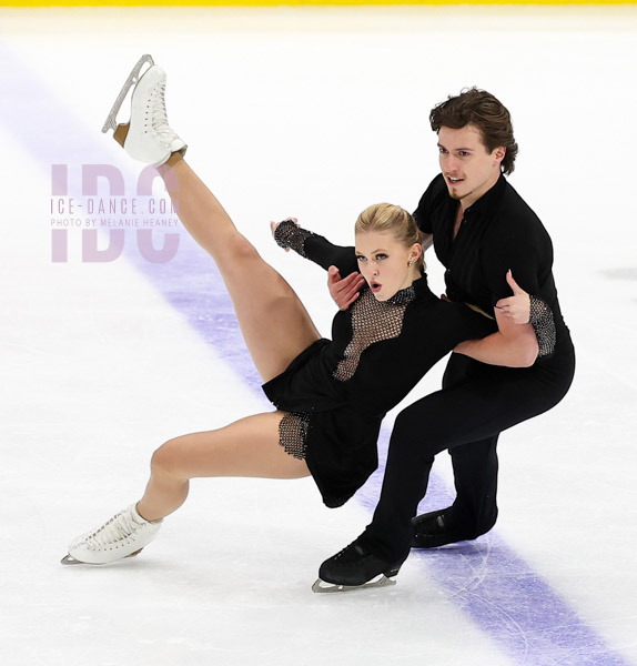 Alicia Fabbri & Paul Ayer (CAN)