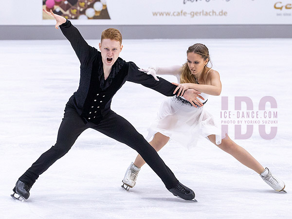 Anna Simova & Kirill Aksenov (SVK)