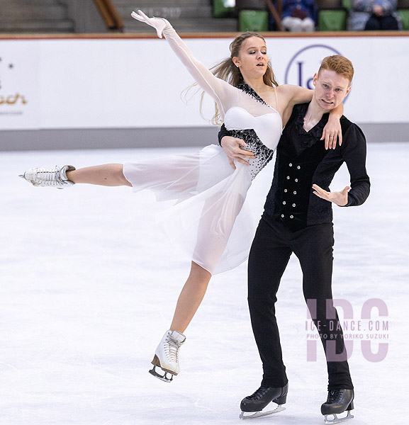 Anna Simova & Kirill Aksenov (SVK)