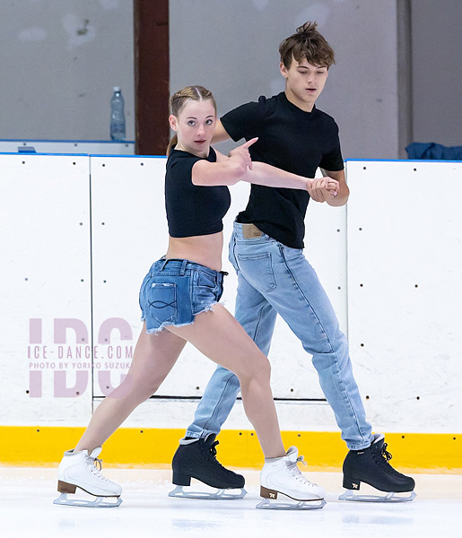 Barbora Klesalova & Matej Klesal (CZE)