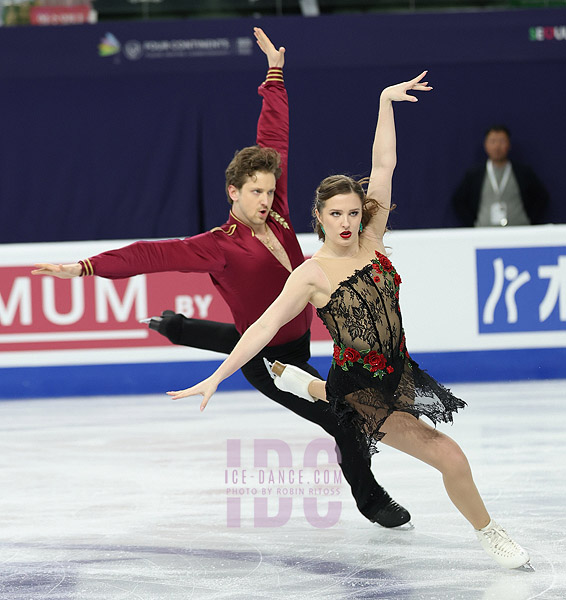 Christina Carreira & Anthony Ponomarenko (USA)