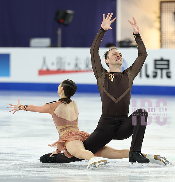 Gaukhar Nauryzova & Boyisangur Datiev (KAZ)