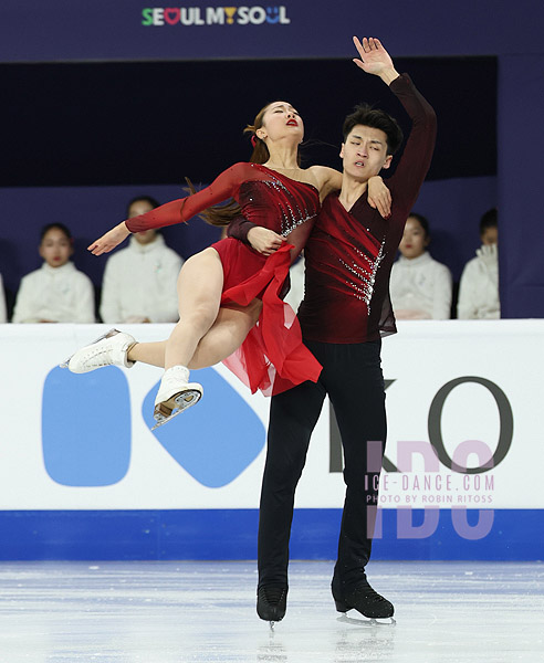 Junfei Ren & Jianing Xing (CHN)