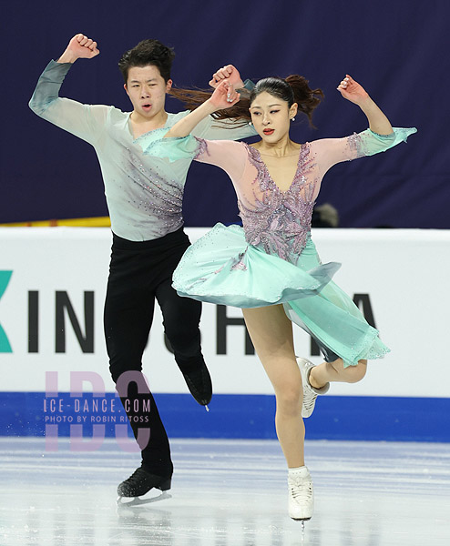 Zixi Xiao & Linghao He (CHN)