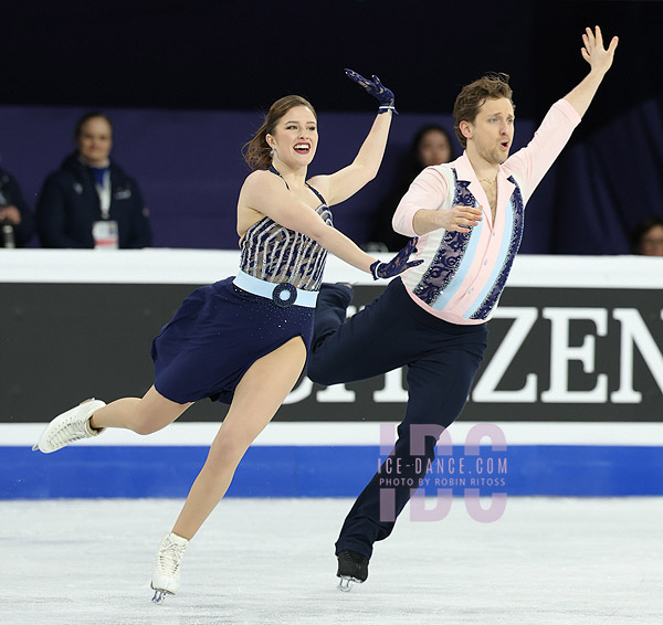 Christina Carreira & Anthony Ponomarenko (USA)