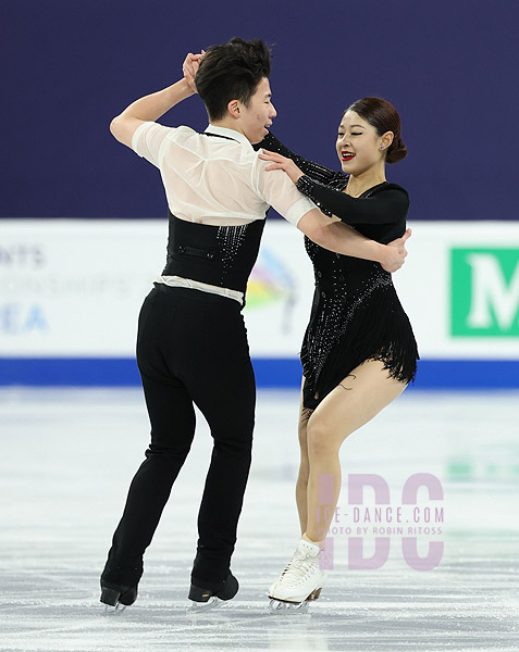 Zixi Xiao & Linghao He (CHN)