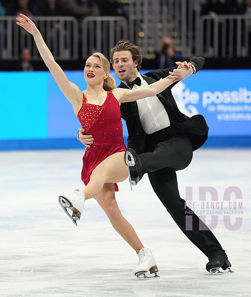 Phebe Bekker & James Hernandez (GBR)