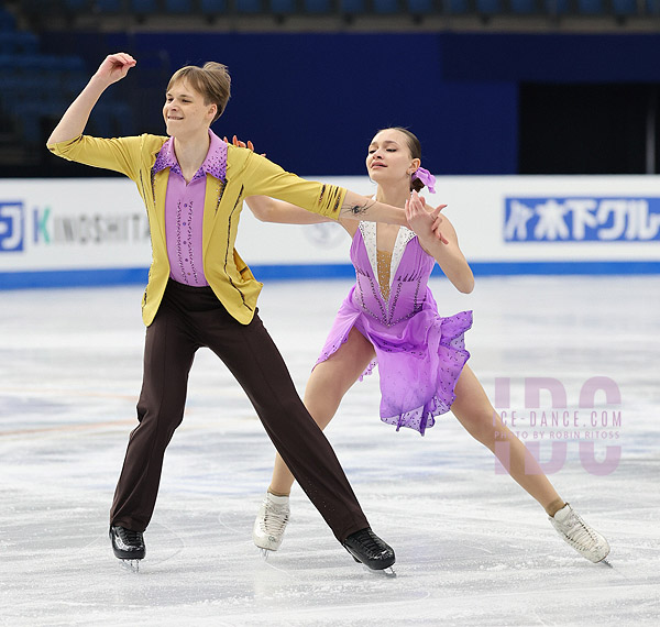 Ksenia Sipunova & Miron Korjagin (EST)