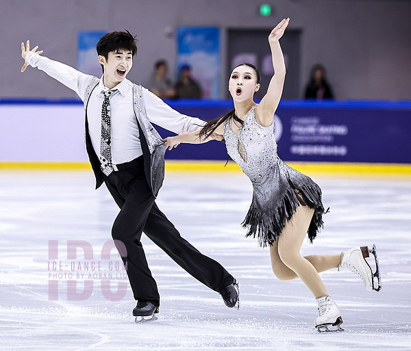 Xiaoxi Li & Yueyang Wang