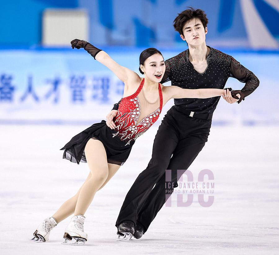 Xiaoxi Li & Yueyang Wang