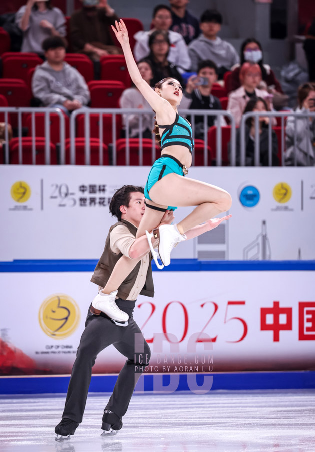 Zixi Xiao & Linghao He (CHN)