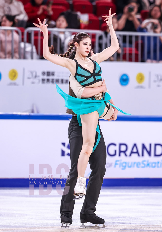 Zixi Xiao & Linghao He (CHN)