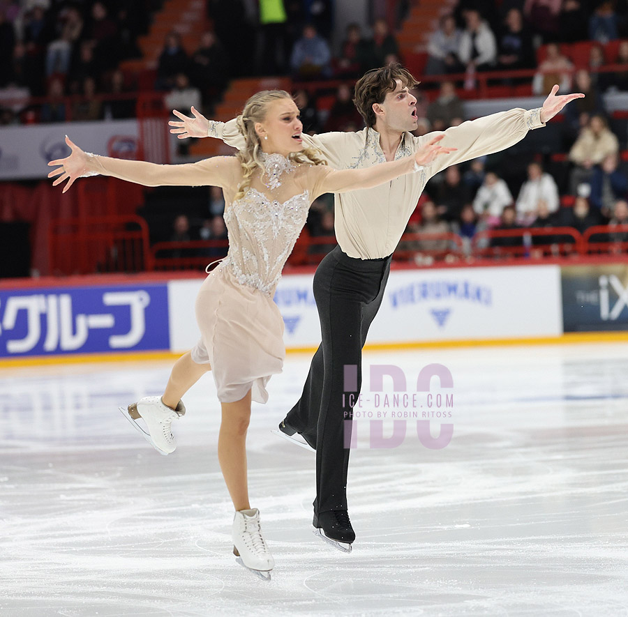 Phebe Bekker & James Hernandez (GBR)