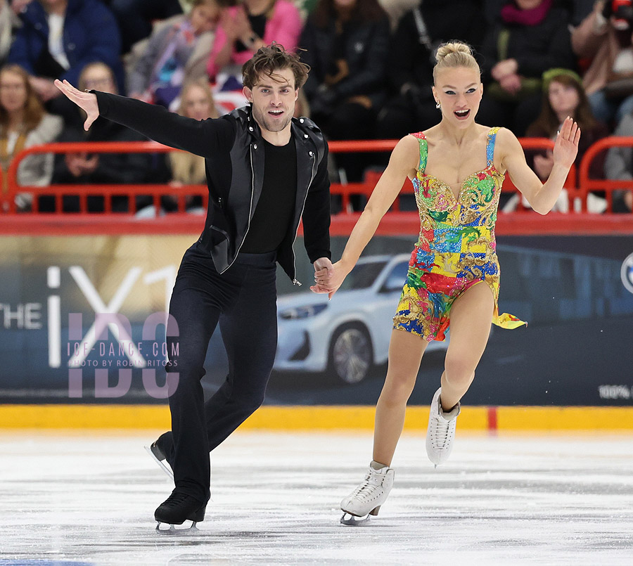 Phebe Bekker & James Hernandez (GBR)