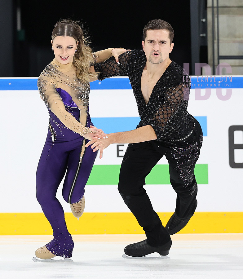 Marie-Jade Lauriault & Romain Le Gac (CAN)