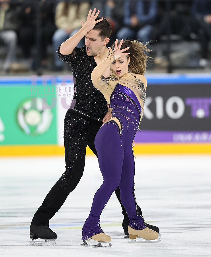 Marie-Jade Lauriault & Romain Le Gac (CAN)