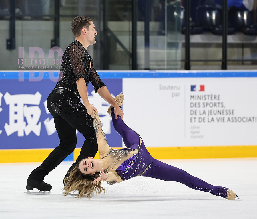 Marie-Jade Lauriault & Romain Le Gac (CAN)