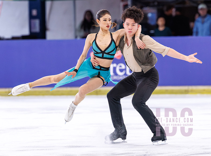 Zixi Xiao & Linghao He (CHN)