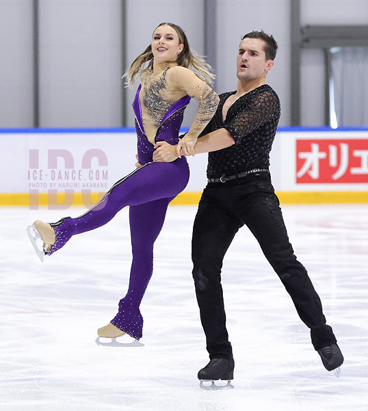 Marie-Jade Lauriault & Romain Le Gac (CAN)