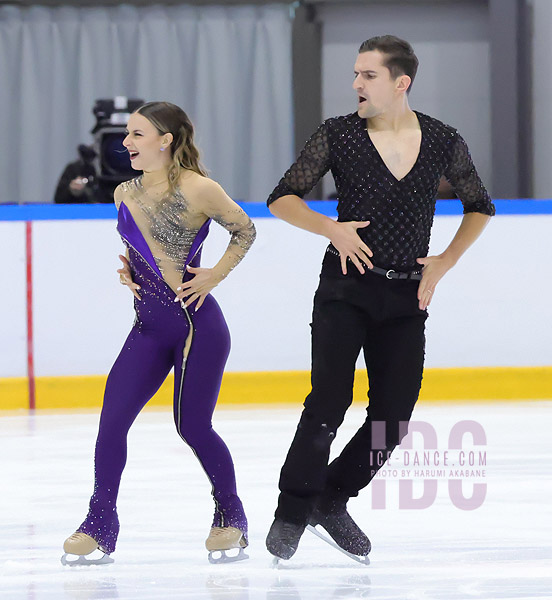 Marie-Jade Lauriault & Romain Le Gac (CAN)