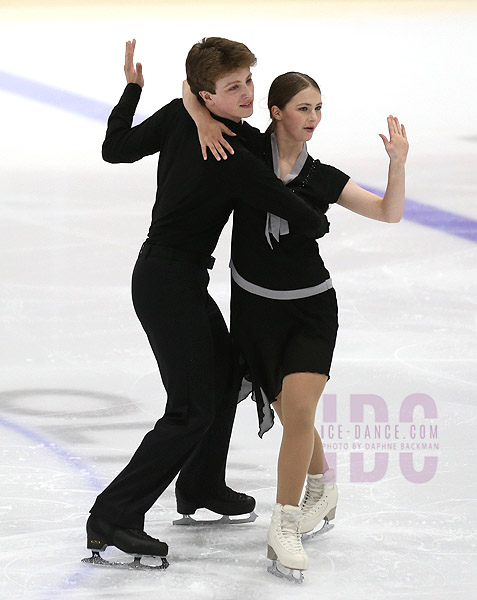 Vanessa Hollis & Evan Hollis