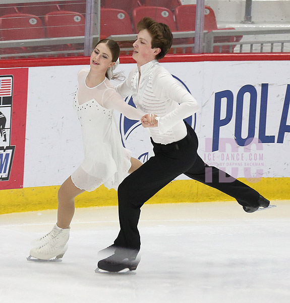 Vanessa Hollis & Evan Hollis